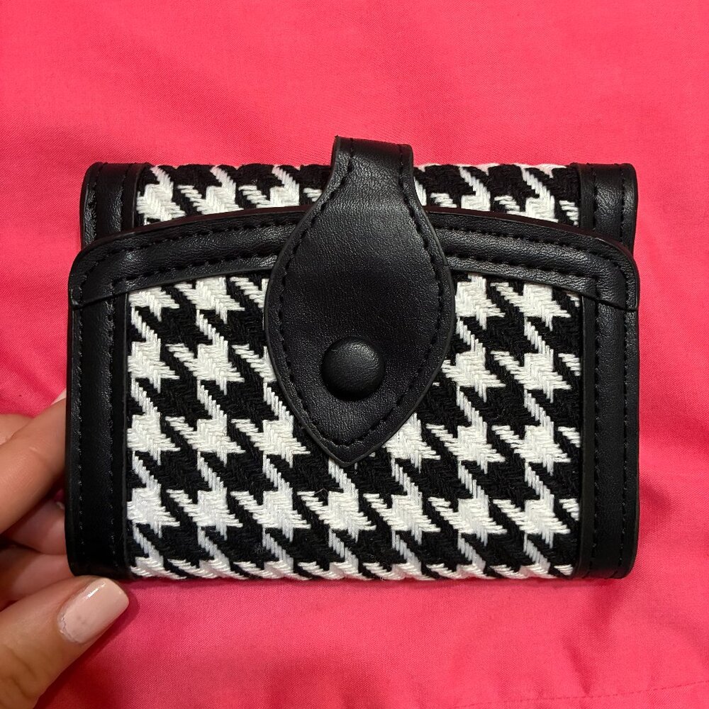 Houndstooth snap fold wallet